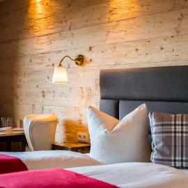 Hotel Berghof, viešbutis mieste Neselvenglė