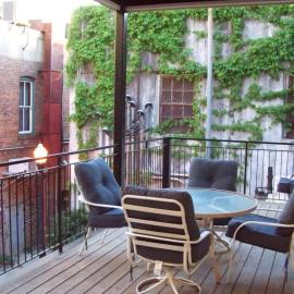Large Historic Downtown Loft - Rear, hotel u gradu Makon