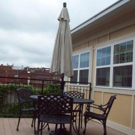 Large New Downtown Loft, hotel u gradu Makon