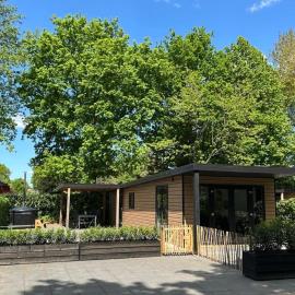 Schitterend 6 persoons chalet met HOTTUB aan de bossen van Putten, hotel em Putten