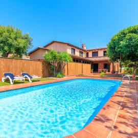 Villa with private pool 3 minutes from the beach