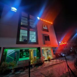 Hotel Sai Dakshina Inn & The Fern Restaurant, hotelli kohteessa Shirdi