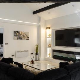 Skyway Apartment City Stay with Jacuzzi Bath, khách sạn ở Bradford