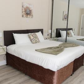 Coaches Corner - 2 Private Bed Spaces - Parking and Wi-Fi, hotel en Castleblayney