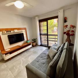 Casa térrea em condomínio à 500m da praia do Peró