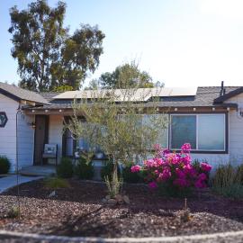 Cozy chic farmhouse! Perfect for park explorers!, hotel i Fresno