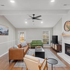 Renovated, Dog Friendly, Fenced Yard, Game RM, hotel en Dothan