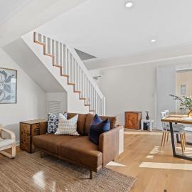 Coastal Getaway, Steps to Henley Beach!