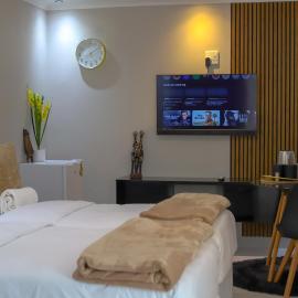 ECO-WILD Luxury Suites, hotel sa Windhoek