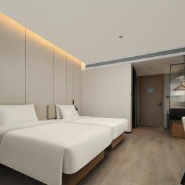 Atour Hotel Liyang Urban High-Speed Railway Station, hotel em Liyang