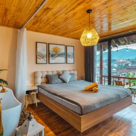 Love House Retreat, hotel in Sapa