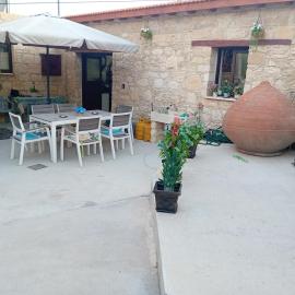 TRADITIONAL HOUSE ARSOS, hotel a Arsos