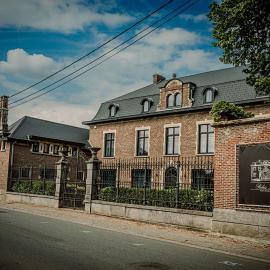 Relais M, Hotel in Frasnes-lez-Anvaing