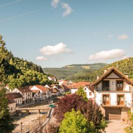Acogedora casa rural a los pies de la Selva Irati – hotel w mieście Ochagavía