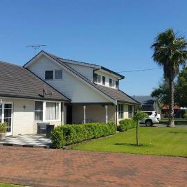 Luxury 5-Bedroom Ocean-View Coastal Escape, hotel in Busselton
