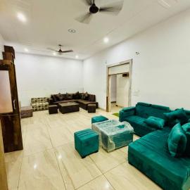 Stay Farm house Villa with pool in Gurgaon, hotel di Bhundsi