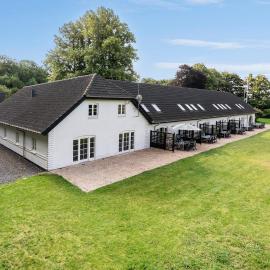 Awesome Apartment In Nimtofte With Wifi, hotel a Nimtofte