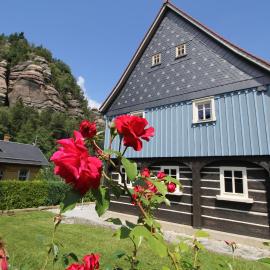 Oberlausitzer Ferienhaus mit Sauna -Gebirgshäusl Oybin- Zittauer Gebirge, מלון בקוראורט אויבין