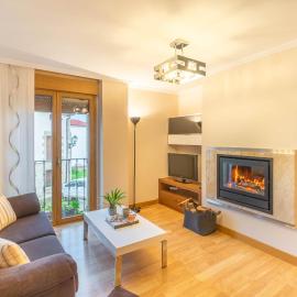 Acogedor apartamento rodeado de naturaleza，莱拉特的飯店