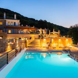 12 Months Resort & Spa, hotel en Tsagkarada