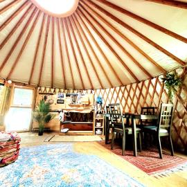Waterfront CedarGrove Yurt-Glamp, hotel em Red Bay