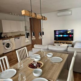 Dalmara Prezida Apartments, hotel in Vir