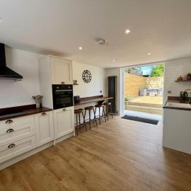 Olive Tree Brighton-Bright & Spacious 4 bedroom home with Garden & Free parking – hotel w Brighton and Hove