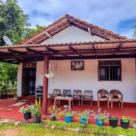 Juno Homestay, hotel in Mulatiyana