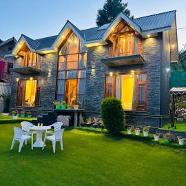 Cliffside cottage, hotelli kohteessa Tangmarg