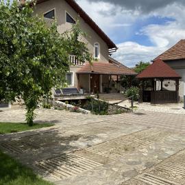 Pensiunea Roșu, hotel in Orăştie