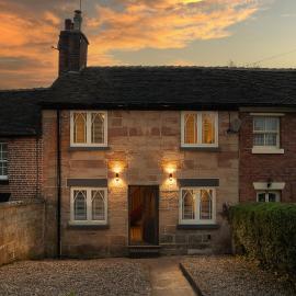 Angel Cottage - 5 mins drive to Alton Towers!, hotel Altonban