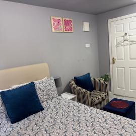 Modern Studio Appartment, Hotel in Cheltenham