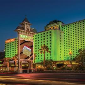 Tropicana Laughlin Hotel & Casino - A Caesars Rewards Destination, hotel di Laughlin