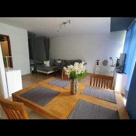 Gemütliches Apartment in Pinneberg - Balkon & Bahnhof in 5 Min, viešbutis mieste Pinebergas