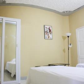 Oceanview 2BR Getaway 3min Beach 5min Airport: Boscobel şehrinde bir otel
