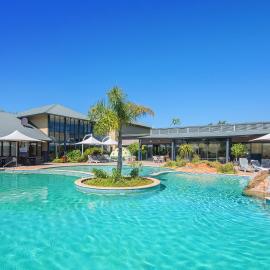 Sebels Beach front Bungalow, hotel in Broadwater