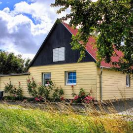 Ferielejlighed Solbakke, Hotel in Østermarie
