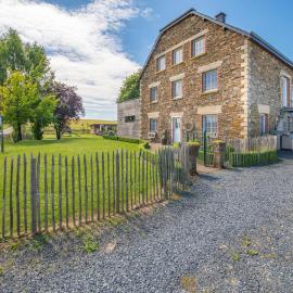Luxurious house with sauna in Bastogne, hotelli kohteessa Bastogne