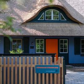 Dünenhaus Strandlang: Neuhaus şehrinde bir otel