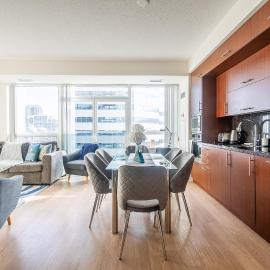 Cozy 1 BR & Den Condo in North York Free Parking