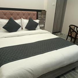 Hotel Kashi Crown