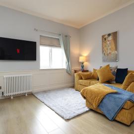 Perfect Bridgend Stay: Comfort & Space!, hotel in Bridgend