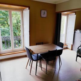 appartement T1 hyper centre 350 m des thermes 200 m des télécabines deuxième étage avec ascenseur