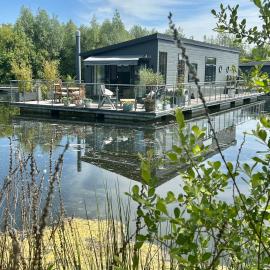 The Floating Home at Upton