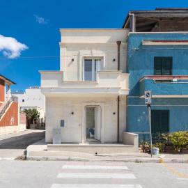 Miramare by BarbarHouse, hotel a Torricella