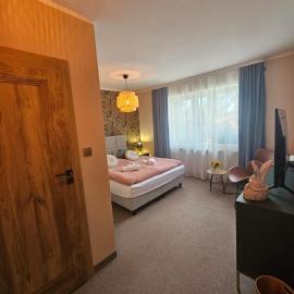 LUCAFIORI Hotel OBORY、Oboryのホテル