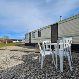 Skye Holiday Caravan 4, hotel in Uig