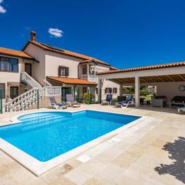Holiday Home Susan & David by Interhome, מלון בBarban