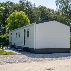 Vakantiepark de Zeeuwse Parel - Summerlove, hotel in Scherpenisse