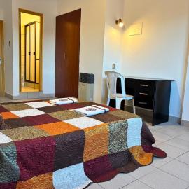 Habitacion Suite Centro Tarija B, hotel in Tarija